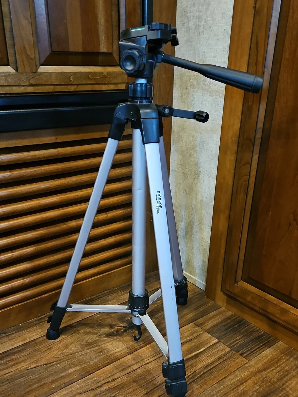 Amazon Basics 60-inch Lightweight DSLR Tripod